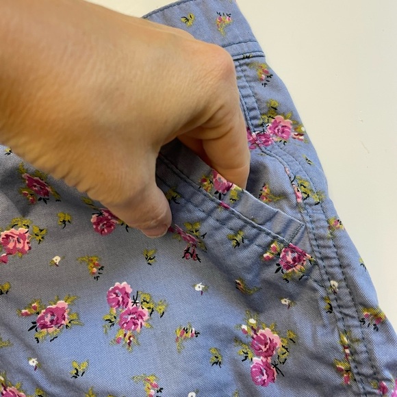burnside teen size 9 dainty floral printed cotton shorts w zip and button front - Picture 4 of 10